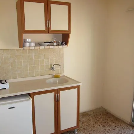 Otel Tu\u011f Kuşadası